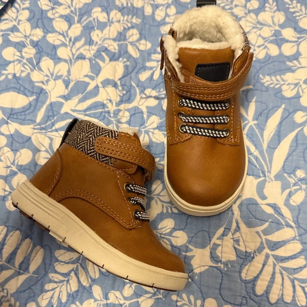 Cat & Jack Toddler Boots with Faux Fur Size 5 US New without Box